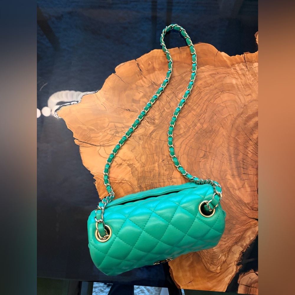 CHANEL 💯 Authentic Emerald Green Quilted Mini Flap Bag with Silver Hardware rare - Picture 2 of 16